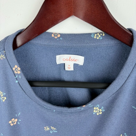 Colsie Blue Floral Cropped Hoodie - Picture 2 of 7